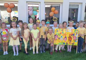 Grupa żółta z wykonanym plakatem z okazji Dnia Przedszkolaka