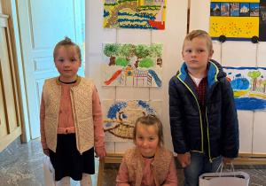Maja, Hania i Olek – laureaci konkursu „Kalisz – moje piękne miasto”.