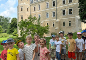 Grupa czerwona podczas pobytu w Gołuchowie.