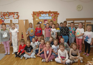 Wspólna fotografia grupy pomarańczowej.