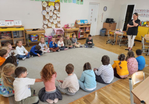 Rozmowa na temat zawodu kosmetyczki.