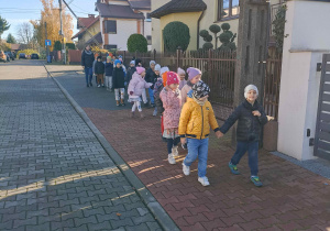 Powrotna droga do przedszkola.