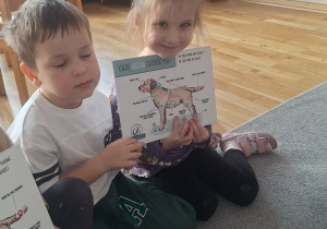 Spotkanie Przedszkolaków z psem w ramach dogoterapii.