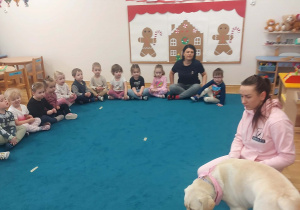 Spotkanie Przedszkolaków z psem