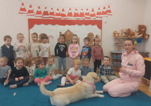 Spotkanie Przedszkolaków z psem