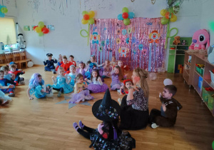 Bal karnawałowy w przedszkolu