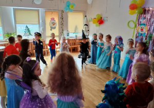 Bal karnawałowy w przedszkolu