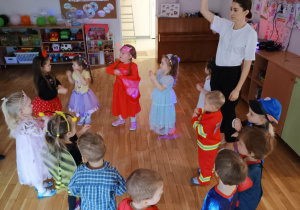 Bal karnawałowy w przedszkolu