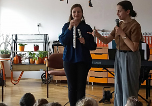 Koncert z okazji „Dnia Kobiet” dla wszystkich dzieci w przedszkolu.