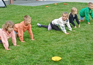 Zajęcia sportowe z trenerem Piłkarskiej Akademii Rozwoju „Lampart”.